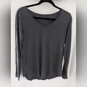 Reitmans Women's Charcoal V-Neck Long Sleeve Top - Size US M